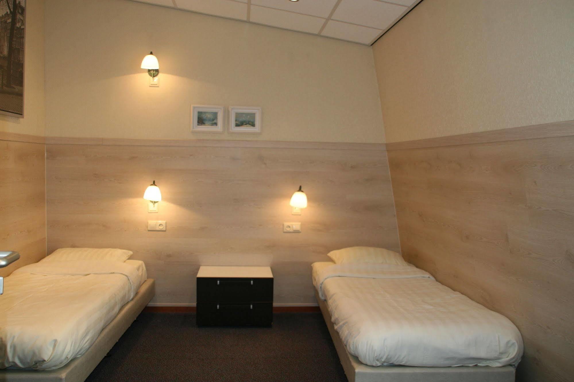 Hotel Het Galjoen Dronten Exterior photo